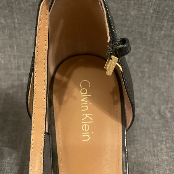 Calvin Klein shoes - Picture 3 of 3